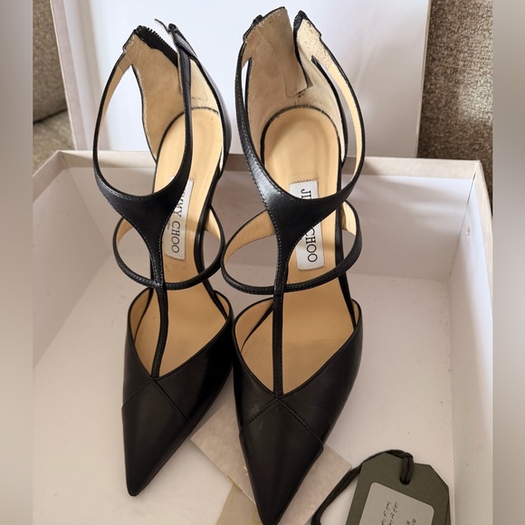Jimmy Choo Shoes - Jimmy Choo Saoni Leather Pump in color Black